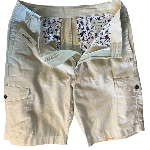 Caribbean Cream Cargo Shorts with Relaxed Fit and Textured Fabric - Picture 7 of 10